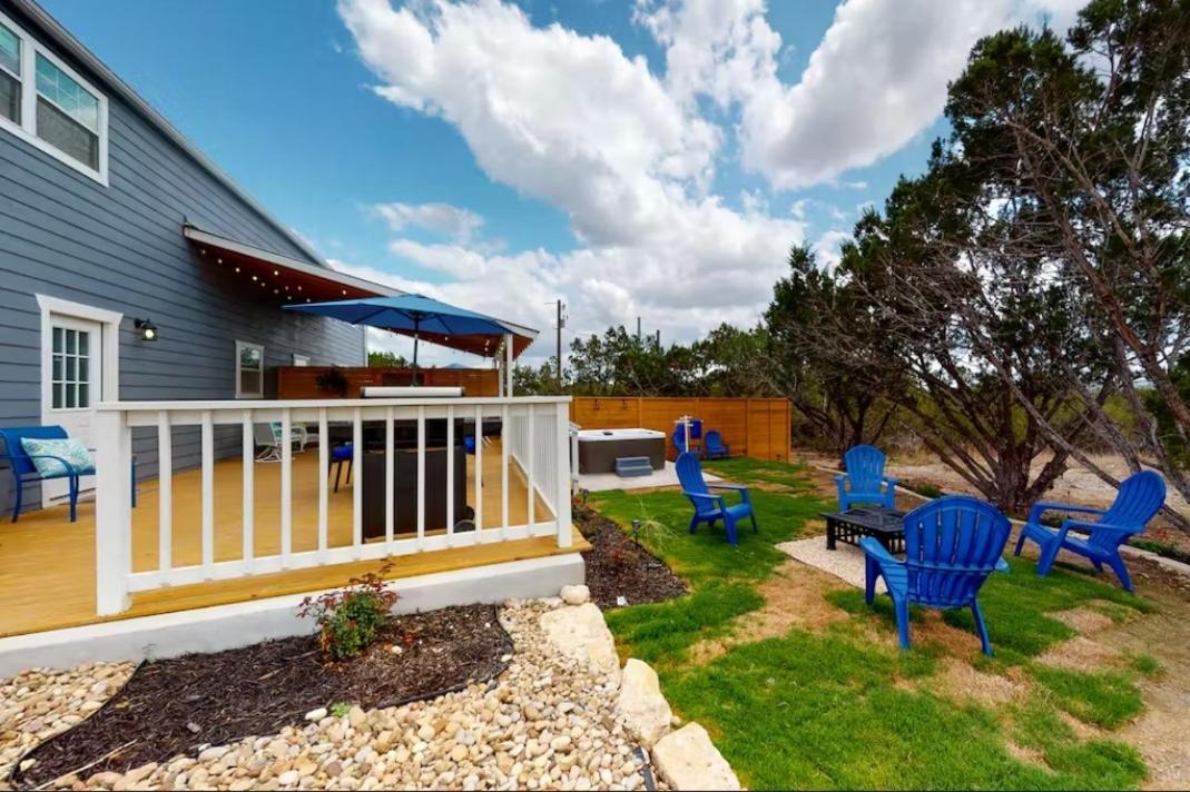 Отель Blue Oasis In The Hill Country Кервилл Экстерьер фото